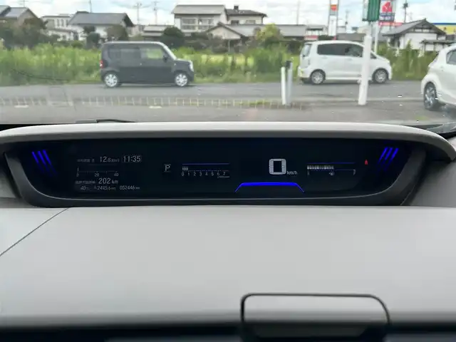 ホンダ フリード G 宮城県 2023(令5)年 5.3万km クリスタルブラックパール Sパッケージ/・LEDヘッドランプ＋アクティブコーナリングランプ/・15インチアルミホイール/・革巻きステアリング/・SRSエアバッグ（サイド/カーテン）/・ブラックウォールナット木目調インパネ加飾/・ブラックプライムスムース（合皮）/ダイヤ柄ファブリックコンビシート/・シートバックアッパーポケット（運転席/助手席）/＝＝＝/ホンダセンシング/・衝突軽減ブレーキ/・歩行者事故低減ステアリング/・アダプティブクルーズコントロール/・車線維持支援システム/・路外逸脱抑制機能/・誤発進抑制機能（前方/後方）/・先行車発進お知らせ機能/・標識認識機能/・マルチインフォメーションディスプレイ/純正ナビ（VXM-234VFi）/・CD/DVD/・Bluetooth/・フルセグTV/バックカメラ/ビルトインETC/ドライブレコーダー/コンフォートビューパッケージ/両側パワースライドドア/シートヒーター/革巻きステアリング/ステアリングスイッチ/オートライト/スマートキー＆プッシュスタート/電動格納ミラー/フロアマット/ドアバイザー