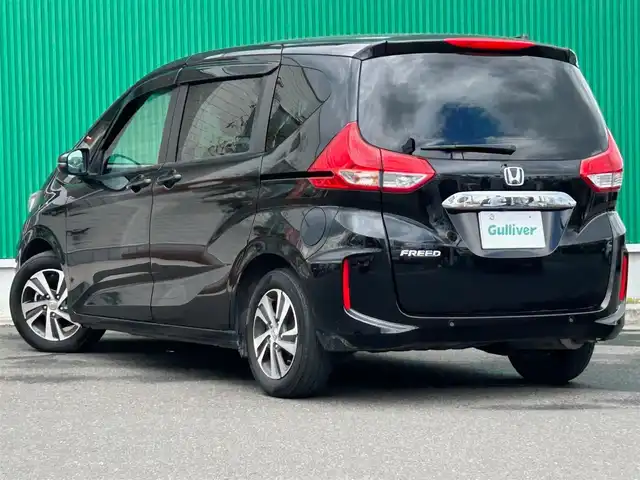 ホンダ フリード G 宮城県 2023(令5)年 5.3万km クリスタルブラックパール Sパッケージ/・LEDヘッドランプ＋アクティブコーナリングランプ/・15インチアルミホイール/・革巻きステアリング/・SRSエアバッグ（サイド/カーテン）/・ブラックウォールナット木目調インパネ加飾/・ブラックプライムスムース（合皮）/ダイヤ柄ファブリックコンビシート/・シートバックアッパーポケット（運転席/助手席）/＝＝＝/ホンダセンシング/・衝突軽減ブレーキ/・歩行者事故低減ステアリング/・アダプティブクルーズコントロール/・車線維持支援システム/・路外逸脱抑制機能/・誤発進抑制機能（前方/後方）/・先行車発進お知らせ機能/・標識認識機能/・マルチインフォメーションディスプレイ/純正ナビ（VXM-234VFi）/・CD/DVD/・Bluetooth/・フルセグTV/バックカメラ/ビルトインETC/ドライブレコーダー/コンフォートビューパッケージ/両側パワースライドドア/シートヒーター/革巻きステアリング/ステアリングスイッチ/オートライト/スマートキー＆プッシュスタート/電動格納ミラー/フロアマット/ドアバイザー