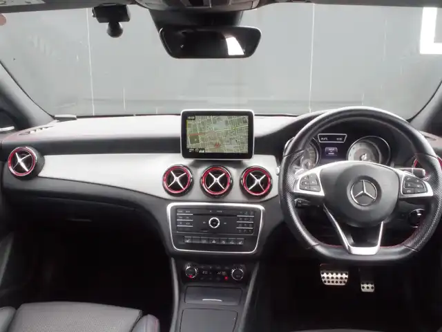 メルセデス・ベンツ ＣＬＡ２５０ Sブレイク　シュポルト4MATIC 岩手県 2016(平28)年 4.7万km カルサイトホワイト レーダーセーフティ/純正HDDナビ/フルセグTV/バックカメラ/パークトロニック/キーレスゴー /サンルーフ/ハーマンカードン /DSRC/360°ドラレコ /黒革シート/パワーシート/シートヒーター/Pバックドア/キセノンライト