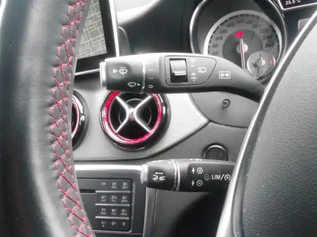 メルセデス・ベンツ ＣＬＡ２５０ Sブレイク　シュポルト4MATIC 岩手県 2016(平28)年 4.7万km カルサイトホワイト レーダーセーフティ/純正HDDナビ/フルセグTV/バックカメラ/パークトロニック/キーレスゴー /サンルーフ/ハーマンカードン /DSRC/360°ドラレコ /黒革シート/パワーシート/シートヒーター/Pバックドア/キセノンライト