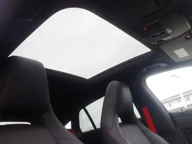 メルセデス・ベンツ ＣＬＡ２５０ Sブレイク　シュポルト4MATIC 岩手県 2016(平28)年 4.7万km カルサイトホワイト レーダーセーフティ/純正HDDナビ/フルセグTV/バックカメラ/パークトロニック/キーレスゴー /サンルーフ/ハーマンカードン /DSRC/360°ドラレコ /黒革シート/パワーシート/シートヒーター/Pバックドア/キセノンライト