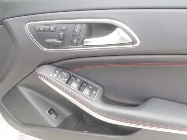 メルセデス・ベンツ ＣＬＡ２５０ Sブレイク　シュポルト4MATIC 岩手県 2016(平28)年 4.7万km カルサイトホワイト レーダーセーフティ/純正HDDナビ/フルセグTV/バックカメラ/パークトロニック/キーレスゴー /サンルーフ/ハーマンカードン /DSRC/360°ドラレコ /黒革シート/パワーシート/シートヒーター/Pバックドア/キセノンライト