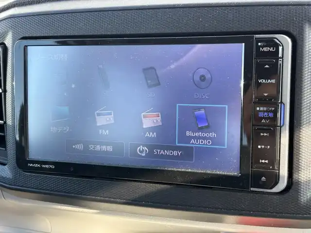ダイハツ ミラ イース X SAⅢ 滋賀県 2017(平29)年 9.1万km スカイブルーメタリック 社外ナビ/・Bluetooth/フルセグ/・CD/DVD/バックカメラ/ETC/スマートアシスト/・先行車発進お知らせ/・誤発進抑制制御機能/・車線逸脱警報機能/・オートハイビーム/アイドリングストップ/LEDオートライト/リモコンキー