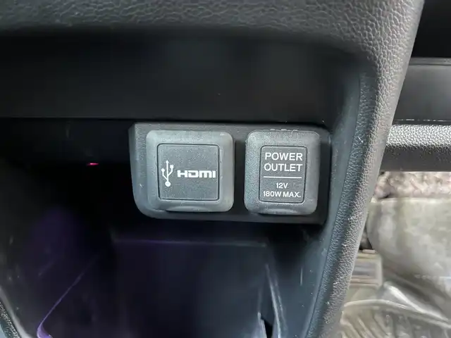 ホンダ Ｎ ＯＮＥ プレミアム Lパッケージ 高知県 2013(平25)年 9.6万km プレミアムイエローパールⅡ スマートキー/Bluetooth接続/プッシュスタート/バックカメラ/AM/FM/純正フロアマット/純正14インチアルミホイール/横滑り防止装置/盗難防止装置/オートライト/運転席＋助手席＋サイドエアバッグ/カーテンエアバッグ/ウッドパネル/本革巻きステアリング/AAC