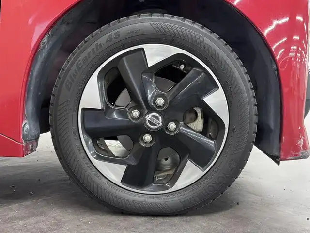 日産 ルークス HWS X プロパイロットED 三重県 2020(令2)年 4.3万km スパークリングレッド/ブラック S-HYBRID/FF/インパネCVT/純正 9インチナビ MM320D-L/（iPod/SD/FM/AM/TV/USB/Bluetooth/CD/DVD/MUSIC STOCKER/ドラレコ/AUX）/アラウンドビューモニター/両側ハンズフリーオートスライドドア/ドライブレコーダー 前方/ビルトイン ETC/安全/●インテリジェントエマージェンシーブレーキ/●車線逸脱警報（LDW）/●車線逸脱防止支援（インテリジェントLI）/●ふらつき警報（インテリジェントDA）/●プロパイロット/●先行車発進お知らせ/●標識表示機能（最高速度・進入禁止）/●フロント＆バックソナー/など/装備/●【OP】快適パックA/・プラズマクラスター搭載リヤシーリングファン/・パーソナルテーブル/・カップホルダー/・USBソケット/・ロールサンシェード/・撥水加工シート/●オートエアコン/●電子パーキングブレーキ＆ブレーキホールド/●オートライト/●LEDヘッドライト＆フロントフォグライト/●ハイビームアシスト/●ステアリングスイッチ/●オートエアコン/●純正14inAW/●助手席肩口リクライニングレバー/●プッシュスタート/●インテリジェントキーx1/●保/取/など