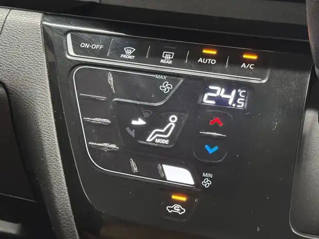 日産 ルークス HWS X プロパイロットED 三重県 2020(令2)年 4.3万km スパークリングレッド/ブラック S-HYBRID/FF/インパネCVT/純正 9インチナビ MM320D-L/（iPod/SD/FM/AM/TV/USB/Bluetooth/CD/DVD/MUSIC STOCKER/ドラレコ/AUX）/アラウンドビューモニター/両側ハンズフリーオートスライドドア/ドライブレコーダー 前方/ビルトイン ETC/安全/●インテリジェントエマージェンシーブレーキ/●車線逸脱警報（LDW）/●車線逸脱防止支援（インテリジェントLI）/●ふらつき警報（インテリジェントDA）/●プロパイロット/●先行車発進お知らせ/●標識表示機能（最高速度・進入禁止）/●フロント＆バックソナー/など/装備/●【OP】快適パックA/・プラズマクラスター搭載リヤシーリングファン/・パーソナルテーブル/・カップホルダー/・USBソケット/・ロールサンシェード/・撥水加工シート/●オートエアコン/●電子パーキングブレーキ＆ブレーキホールド/●オートライト/●LEDヘッドライト＆フロントフォグライト/●ハイビームアシスト/●ステアリングスイッチ/●オートエアコン/●純正14inAW/●助手席肩口リクライニングレバー/●プッシュスタート/●インテリジェントキーx1/●保/取/など