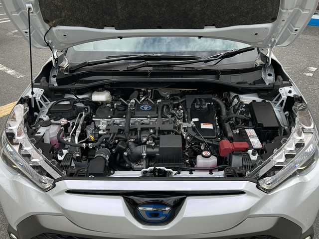 トヨタ カローラ クロス ハイブリッド Z 大阪府 2023(令5)年 1万km プラチナホワイトパールマイカ 純正ディスプレイオーディオ【AppleCarPay】/全周囲カメラ/運転席パワーシート/前席シートヒーター/レーダークルーズコントロール/プリクラッシュセーフティ/レーントレーシングアシスト/リアクロストラフィックアラート/電動リアゲート/ブラインドスポットモニター/電動パーキングブレーキ/ブレーキホールド/ETC