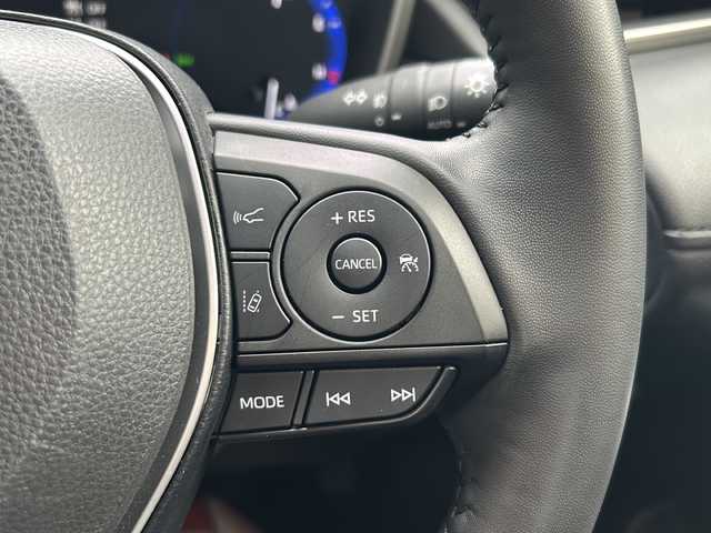 トヨタ カローラ クロス ハイブリッド Z 大阪府 2023(令5)年 1万km プラチナホワイトパールマイカ 純正ディスプレイオーディオ【AppleCarPay】/全周囲カメラ/運転席パワーシート/前席シートヒーター/レーダークルーズコントロール/プリクラッシュセーフティ/レーントレーシングアシスト/リアクロストラフィックアラート/電動リアゲート/ブラインドスポットモニター/電動パーキングブレーキ/ブレーキホールド/ETC