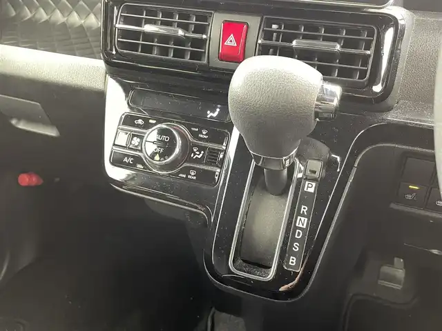 ダイハツ タント カスタム X スタイルセレクション 福井県 2021(令3)年 1.9万km シャイニングホワイトパール ４ＷＤ/純正フローティングディスプレイオーディオ/（ＡＭ／ＦＭ／ＢＴ／ＣＤ／ＤＶＤ／ＳＤ／ＴＶ）/純正ドライブレコーダー/アラウンドビューモニター/両側パワースライドドア/前席シートヒーター/ハーフレザーシート/スマートアシスト