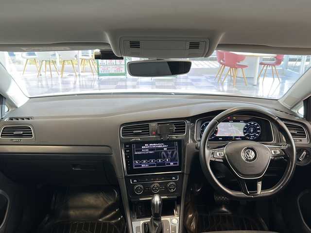 フォルクスワーゲン ゴルフ TDI コンフォートライン 岐阜県 2019(令1)年 11万km 白 SDナビ/バックカメラ/レーダークルーズコントロール/ブラインドスポットモニター/フルセグテレビ/Bluetooth/CD/DVD/USB/AUX/パドルシフト/ブレーキホールド/ETC/ドライブレコーダー/LEDヘッドライト/前後コーナーセンサー/純正アルミホイール/スペアキー/ABS/横滑り防止装置/レーンキープアシスト/オートマチックハイビーム/オートライト