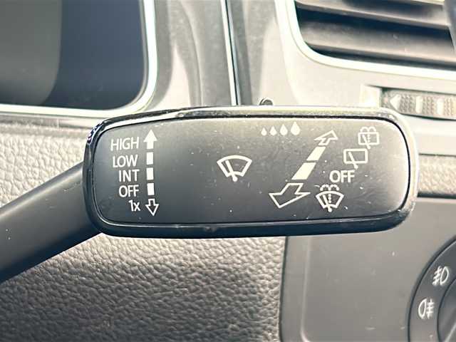 フォルクスワーゲン ゴルフ TDI コンフォートライン 岐阜県 2019(令1)年 11万km 白 SDナビ/バックカメラ/レーダークルーズコントロール/ブラインドスポットモニター/フルセグテレビ/Bluetooth/CD/DVD/USB/AUX/パドルシフト/ブレーキホールド/ETC/ドライブレコーダー/LEDヘッドライト/前後コーナーセンサー/純正アルミホイール/スペアキー/ABS/横滑り防止装置/レーンキープアシスト/オートマチックハイビーム/オートライト