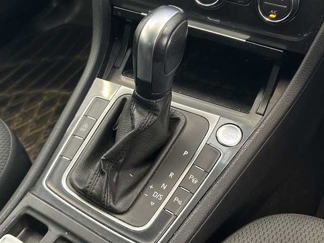 フォルクスワーゲン ゴルフ TDI コンフォートライン 岐阜県 2019(令1)年 11万km 白 SDナビ/バックカメラ/レーダークルーズコントロール/ブラインドスポットモニター/フルセグテレビ/Bluetooth/CD/DVD/USB/AUX/パドルシフト/ブレーキホールド/ETC/ドライブレコーダー/LEDヘッドライト/前後コーナーセンサー/純正アルミホイール/スペアキー/ABS/横滑り防止装置/レーンキープアシスト/オートマチックハイビーム/オートライト