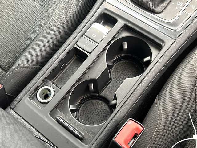 フォルクスワーゲン ゴルフ TDI コンフォートライン 岐阜県 2019(令1)年 11万km 白 SDナビ/バックカメラ/レーダークルーズコントロール/ブラインドスポットモニター/フルセグテレビ/Bluetooth/CD/DVD/USB/AUX/パドルシフト/ブレーキホールド/ETC/ドライブレコーダー/LEDヘッドライト/前後コーナーセンサー/純正アルミホイール/スペアキー/ABS/横滑り防止装置/レーンキープアシスト/オートマチックハイビーム/オートライト