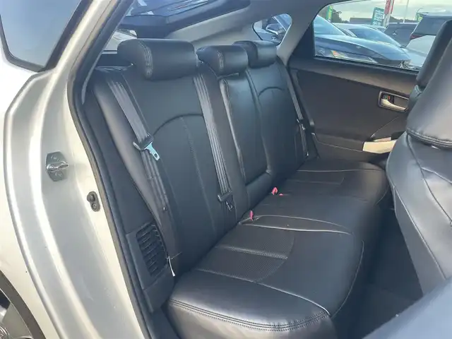 トヨタ プリウス S 東京都 2014(平26)年 7.5万km ホワイトパールクリスタルシャイン 純正7インチナビ(フルセグ/CD/DVD/Bluetooth/SD)/F/S/Rモデリスタエアロ/ビルトインETC/バックカメラ/ステアリングリモコン/革巻きステアリング/電動格納ウィンカーミラー/レザー調シートカバー/17インチ純正アルミ/HIDライト/純正フォグランプ