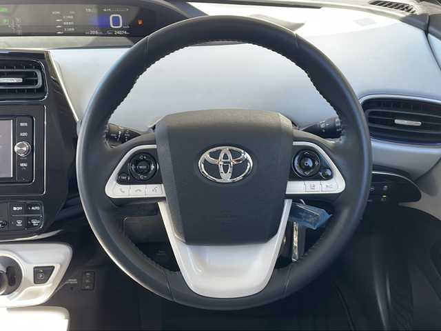 トヨタ プリウス A ツーリングセレクション 長野県 2016(平28)年 2.4万km ホワイトパールクリスタルシャイン ４WD/レザーシート/トヨタセーフティセンス/純正メモリナビフルセグTV/バックカメラ/ビルトETC/前後コーナーセンサー /純正17インチアルミ/保証書