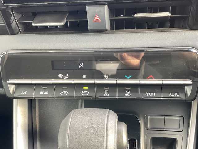 トヨタ ヴォクシー S－G 愛知県 2024(令6)年 1.8万km マッシブグレー トヨタセーフティセンス/純正10.5型ディスプレイオーディオナビ/両側パワースライドドア/バックカメラ/ETC2.0/純正アルミホイール/レーダークルーズコントロール/レーンキープアシスト/オートマチックハイビーム/衝突軽減システム/フルセグ/Bluetooth/ステアリングスイッチ/スマートキー/プッシュスタート