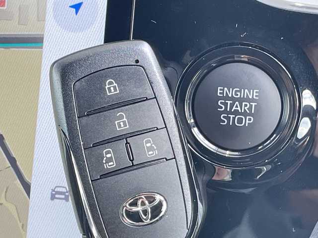 トヨタ ヴォクシー S－G 愛知県 2024(令6)年 1.8万km マッシブグレー トヨタセーフティセンス/純正10.5型ディスプレイオーディオナビ/両側パワースライドドア/バックカメラ/ETC2.0/純正アルミホイール/レーダークルーズコントロール/レーンキープアシスト/オートマチックハイビーム/衝突軽減システム/フルセグ/Bluetooth/ステアリングスイッチ/スマートキー/プッシュスタート