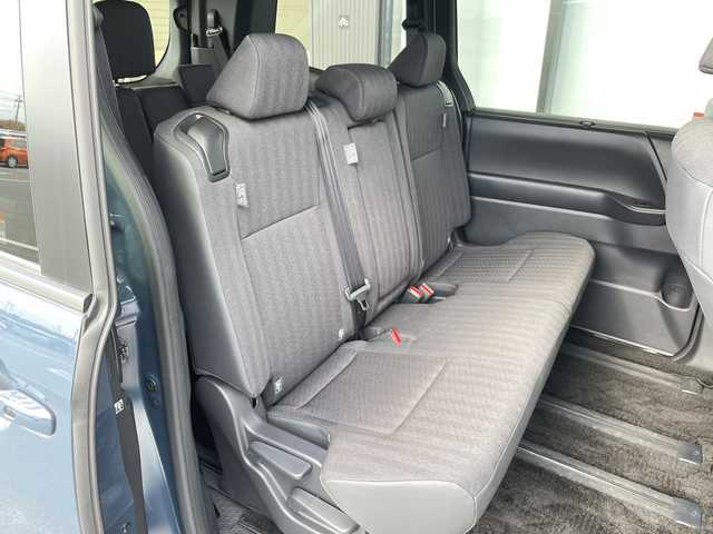 トヨタ ヴォクシー S－G 愛知県 2024(令6)年 1.8万km マッシブグレー トヨタセーフティセンス/純正10.5型ディスプレイオーディオナビ/両側パワースライドドア/バックカメラ/ETC2.0/純正アルミホイール/レーダークルーズコントロール/レーンキープアシスト/オートマチックハイビーム/衝突軽減システム/フルセグ/Bluetooth/ステアリングスイッチ/スマートキー/プッシュスタート