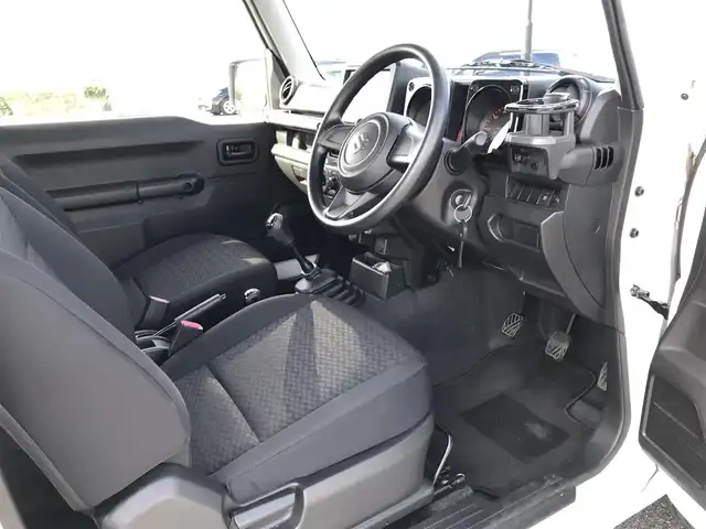 スズキ ジムニー XG 鳥取県 2020(令2)年 3.5万km スペリアホワイト ワンオーナー/４・W・D/ターボ車/5速MT/横滑り防止装置/ヒルディセントコントロール/トランスファーレバー/純正16インチアルミホイール/背面タイヤ/サイドアンダーミラー付きドアミラー/フォグライト/スペアキー