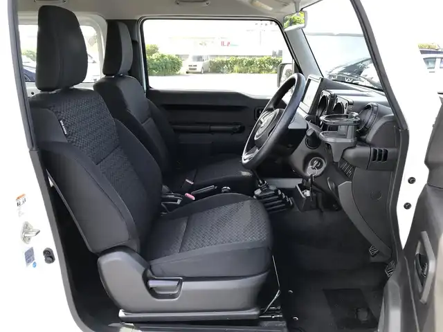 スズキ ジムニー XG 鳥取県 2020(令2)年 3.5万km スペリアホワイト ワンオーナー/４・W・D/ターボ車/5速MT/横滑り防止装置/ヒルディセントコントロール/トランスファーレバー/純正16インチアルミホイール/背面タイヤ/サイドアンダーミラー付きドアミラー/フォグライト/スペアキー