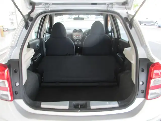 日産 マーチ 12S 千葉県 2011(平23)年 3.2万km ブリリアントシルバー 純正CDオーディオ/フロントリアコーナーセンサー/純正フロアマット/ドアバイザー/整備記録簿(H26/H28/H30/R2/R4/R6)