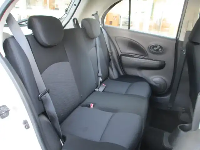 日産 マーチ 12S 千葉県 2011(平23)年 3.2万km ブリリアントシルバー 純正CDオーディオ/フロントリアコーナーセンサー/純正フロアマット/ドアバイザー/整備記録簿(H26/H28/H30/R2/R4/R6)