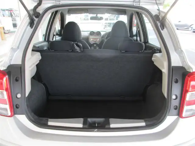 日産 マーチ 12S 千葉県 2011(平23)年 3.2万km ブリリアントシルバー 純正CDオーディオ/フロントリアコーナーセンサー/純正フロアマット/ドアバイザー/整備記録簿(H26/H28/H30/R2/R4/R6)