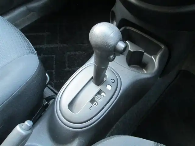 日産 マーチ 12S 千葉県 2011(平23)年 3.2万km ブリリアントシルバー 純正CDオーディオ/フロントリアコーナーセンサー/純正フロアマット/ドアバイザー/整備記録簿(H26/H28/H30/R2/R4/R6)