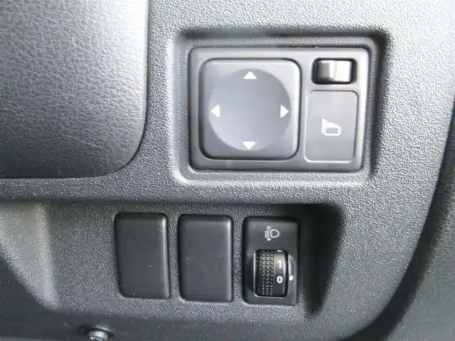 日産 マーチ 12S 千葉県 2011(平23)年 3.2万km ブリリアントシルバー 純正CDオーディオ/フロントリアコーナーセンサー/純正フロアマット/ドアバイザー/整備記録簿(H26/H28/H30/R2/R4/R6)