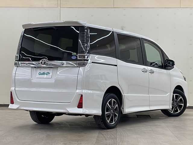 トヨタ ヴォクシー ZS 煌 青森県 2018(平30)年 5.5万km ホワイトパールクリスタルシャイン /4WD//スマートキー//プッシュスタート//ダブルエアコン//MTモード付AT//アイドリングストップ//クルーズコントロール//寒冷地仕様//純正ナビ（NSZN-Z66T）//フルセグTV//バックカメラ//純正ドライブレコーダー//ETC//両側パワースライドドア//純正フロアマット//衝突軽減システム