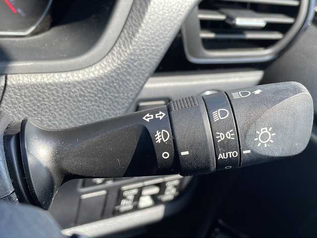 トヨタ ヴォクシー ZS 煌 青森県 2018(平30)年 5.5万km ホワイトパールクリスタルシャイン 4WD/寒冷地仕様/純正10インチナビ・フルセグTV/CD・DVD・Bluetooth/バックカメラ/両側パワースライドドア/セーフティセンス/プリクラッシュセーフティ/レーンディパーチャーアラート/オートマチックハイビーム/クルーズコントロール/純正エンジンスターター/前方ドライブレコーダー/ワイパーデアイサー/ビルトインETC/LEDヘッドライト/LEDフォグランプ/純正16インチアルミホイール