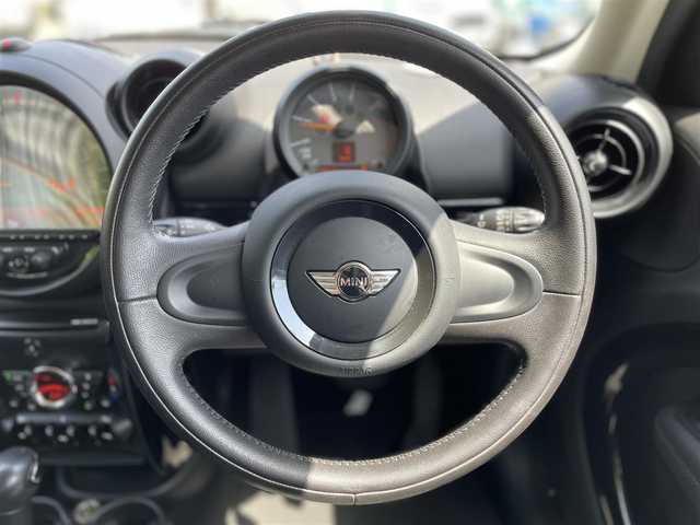ＭＩＮＩ ミニ クロスオーバー クーパー D 東京都 2015(平27)年 5.1万km ジャングルグリーン ミントパッケージ/・HIDヘッドランプ/・LEDフロントフォグランプ/純正アルミホイール16インチ/ルーフレール/フロアマット/保証書/取扱説明書/スペアキー/ディーラー整備記録簿/H28/8 H30/8 R2/12 R4/11 R6/12