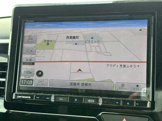 ホンダ Ｎ ＢＯＸ カスタム L ターボ 滋賀県 2021(令3)年 4.9万km プラチナホワイトパール 社外８型ナビ/・Bluetooth/フルセグ/・CD/DVD/バックカメラ/革巻きステアリング/ステアリングリモコン/パドルシフト/USB充電/ETC/前席シートヒーター/LEDオートライト/フォグライト/両側パワースライドドア/シートリフター/オートリトラミラー/ホンダセンシング/・衝突軽減ブレーキシステム/・アダプティブクルーズコントロール/・先行車発進お知らせ/・路外逸脱抑制機能/スマートキー
