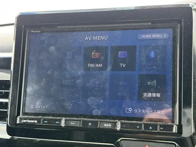 ホンダ Ｎ ＢＯＸ カスタム L ターボ 滋賀県 2021(令3)年 4.9万km プラチナホワイトパール 社外８型ナビ/・Bluetooth/フルセグ/・CD/DVD/バックカメラ/革巻きステアリング/ステアリングリモコン/パドルシフト/USB充電/ETC/前席シートヒーター/LEDオートライト/フォグライト/両側パワースライドドア/シートリフター/オートリトラミラー/ホンダセンシング/・衝突軽減ブレーキシステム/・アダプティブクルーズコントロール/・先行車発進お知らせ/・路外逸脱抑制機能/スマートキー