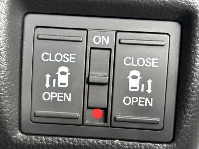 ホンダ Ｎ ＢＯＸ カスタム L ターボ 滋賀県 2021(令3)年 4.9万km プラチナホワイトパール 社外８型ナビ/・Bluetooth/フルセグ/・CD/DVD/バックカメラ/革巻きステアリング/ステアリングリモコン/パドルシフト/USB充電/ETC/前席シートヒーター/LEDオートライト/フォグライト/両側パワースライドドア/シートリフター/オートリトラミラー/ホンダセンシング/・衝突軽減ブレーキシステム/・アダプティブクルーズコントロール/・先行車発進お知らせ/・路外逸脱抑制機能/スマートキー