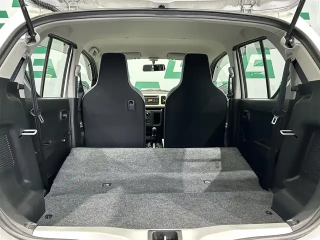 スズキ アルト F 鹿児島県 2015(平27)年 2.8万km シルキーシルバーメタリック ワンオーナー/禁煙車/純正オーディオ/(CD/AUX/AM/FM)/純正ドアバイザー/ヘッドライトレベライザー/横滑り防止/社外フロアマット/マニュアル車/パワーウィンドウ/パワステ/保証書/取扱説明書