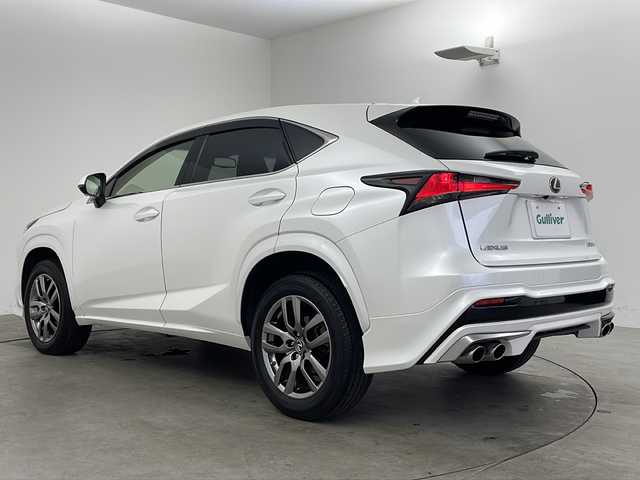 レクサス ＮＸ 300 バージョンL 兵庫県 2018(平30)年 5.5万km ソニッククォーツ ・LEXUSsafety/・衝突軽減ブレーキ/・レーンキープしスト/・レーダークルーズコントロール/・オートマチックハイビーム/・純正ナビ＆フルセグ＆BT＆DVD＆ブルーレイ＆USB/・バックカメラ/・モデリスタエアロ/・パワーバックドア/・前席シートヒーター/・前席シートクーラー/・黒革シート/・前席パワーシート/・ビルトインETC/・ドライブレコーダー/・スマートキー/・スペアキー/・カードキー/・nanoe/・プッシュスタート/・純正18インチアルミホイール/・AC100V/・ステアリングヒーター