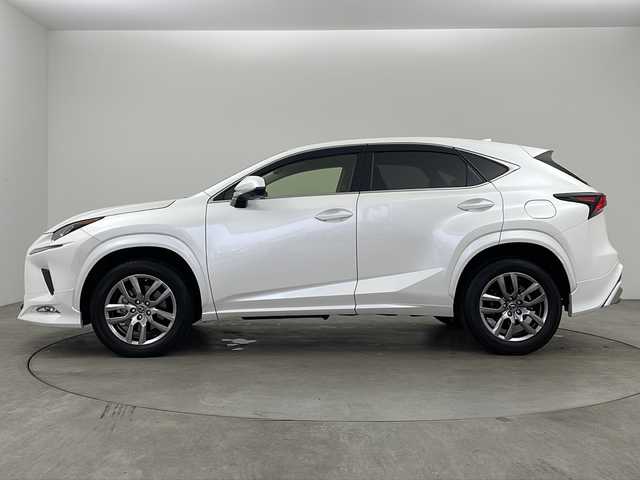 レクサス ＮＸ 300 バージョンL 兵庫県 2018(平30)年 5.5万km ソニッククォーツ ・LEXUSsafety/・衝突軽減ブレーキ/・レーンキープしスト/・レーダークルーズコントロール/・オートマチックハイビーム/・純正ナビ＆フルセグ＆BT＆DVD＆ブルーレイ＆USB/・バックカメラ/・モデリスタエアロ/・パワーバックドア/・前席シートヒーター/・前席シートクーラー/・黒革シート/・前席パワーシート/・ビルトインETC/・ドライブレコーダー/・スマートキー/・スペアキー/・カードキー/・nanoe/・プッシュスタート/・純正18インチアルミホイール/・AC100V/・ステアリングヒーター
