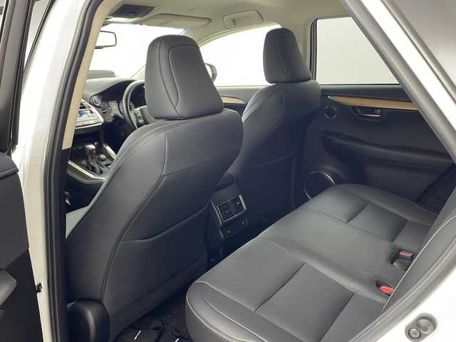 レクサス ＮＸ 300 バージョンL 香川県 2018(平30)年 5.5万km ソニッククォーツ ・LEXUSsafety/・衝突軽減ブレーキ/・レーンキープしスト/・レーダークルーズコントロール/・オートマチックハイビーム/・純正ナビ＆フルセグ＆BT＆DVD＆ブルーレイ＆USB/・バックカメラ/・モデリスタエアロ/・パワーバックドア/・前席シートヒーター/・前席シートクーラー/・黒革シート/・前席パワーシート/・ビルトインETC/・ドライブレコーダー/・スマートキー/・スペアキー/・カードキー/・nanoe/・プッシュスタート/・純正18インチアルミホイール/・AC100V/・ステアリングヒーター