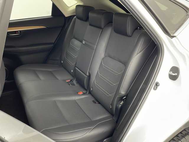 レクサス ＮＸ 300 バージョンL 香川県 2018(平30)年 5.5万km ソニッククォーツ ・LEXUSsafety/・衝突軽減ブレーキ/・レーンキープしスト/・レーダークルーズコントロール/・オートマチックハイビーム/・純正ナビ＆フルセグ＆BT＆DVD＆ブルーレイ＆USB/・バックカメラ/・モデリスタエアロ/・パワーバックドア/・前席シートヒーター/・前席シートクーラー/・黒革シート/・前席パワーシート/・ビルトインETC/・ドライブレコーダー/・スマートキー/・スペアキー/・カードキー/・nanoe/・プッシュスタート/・純正18インチアルミホイール/・AC100V/・ステアリングヒーター