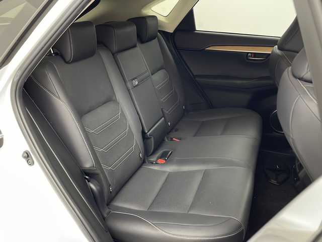 レクサス ＮＸ 300 バージョンL 香川県 2018(平30)年 5.5万km ソニッククォーツ ・LEXUSsafety/・衝突軽減ブレーキ/・レーンキープしスト/・レーダークルーズコントロール/・オートマチックハイビーム/・純正ナビ＆フルセグ＆BT＆DVD＆ブルーレイ＆USB/・バックカメラ/・モデリスタエアロ/・パワーバックドア/・前席シートヒーター/・前席シートクーラー/・黒革シート/・前席パワーシート/・ビルトインETC/・ドライブレコーダー/・スマートキー/・スペアキー/・カードキー/・nanoe/・プッシュスタート/・純正18インチアルミホイール/・AC100V/・ステアリングヒーター