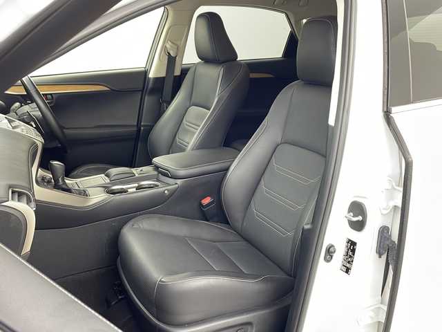 レクサス ＮＸ 300 バージョンL 香川県 2018(平30)年 5.5万km ソニッククォーツ ・LEXUSsafety/・衝突軽減ブレーキ/・レーンキープしスト/・レーダークルーズコントロール/・オートマチックハイビーム/・純正ナビ＆フルセグ＆BT＆DVD＆ブルーレイ＆USB/・バックカメラ/・モデリスタエアロ/・パワーバックドア/・前席シートヒーター/・前席シートクーラー/・黒革シート/・前席パワーシート/・ビルトインETC/・ドライブレコーダー/・スマートキー/・スペアキー/・カードキー/・nanoe/・プッシュスタート/・純正18インチアルミホイール/・AC100V/・ステアリングヒーター