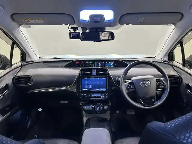 トヨタ プリウス SセーフティプラスⅡ 愛知県 2021(令3)年 4.5万km アティチュードブラックマイカ 純正９インチナビ/アラウンドビューモニター/衝突軽減ブレーキ/レーダークルーズコントロール/ＥＴＣ２．０/ドライブレコーダー/レーンキープアシスト/ブラインドスポットモニター/クリアランスソナー/モデリスタ15インチアルミホイール/1500wコンセント/純正フロアマット/ISOFIX