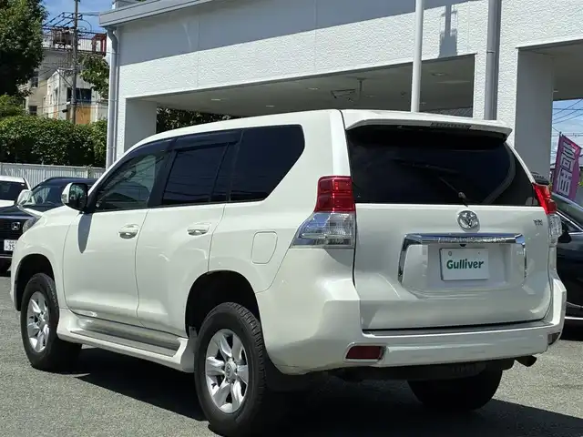 トヨタ ランドクルーザー プラド TX 熊本県 2010(平22)年 7.8万km ホワイトパールクリスタルシャイン 4WD/純正HDDナビ（NHZN-W60G)/【フルセグTV/CD/DVD/Bluetooth】/バックカメラ/革調シートカバー/ドライブレコーダー/オートライト/カーテンエアバック/横滑り防止装置/純正フロアマット/保証書/取扱説明書