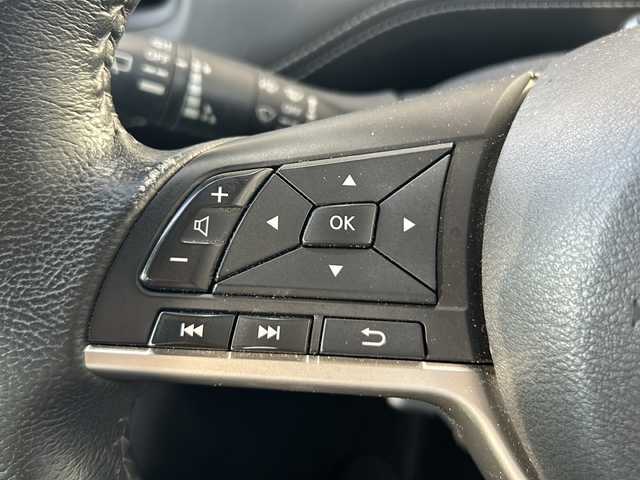 日産 セレナ ハイウェイスター Vセレクション 静岡県 2017(平29)年 8.3万km ダイヤモンドブラック 衝突軽減ブレーキ/純正ナビ/・TV/CD/DVD/Bluetooth/ラジオ/主要装備/・全方位カメラ/・後席モニター/・両側パワースライドドア/・ＥＴＣ　/・アイドリングストップ/・クルーズコントロール/・ステアリングスイッチ/・パーキングアシスト/・ＬＥＤヘッドライト