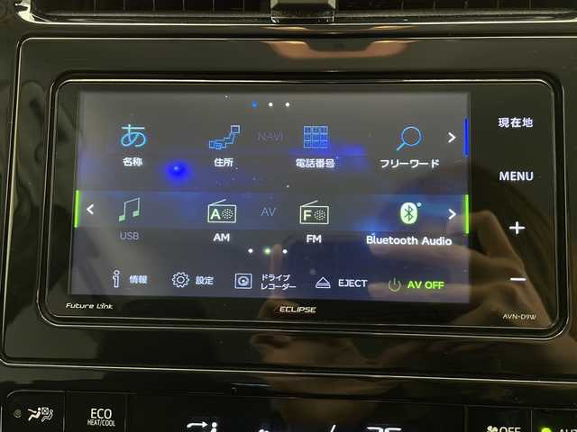トヨタ プリウス Sセーフティプラス 長野県 2018(平30)年 7.8万km ホワイトパールクリスタルシャイン 4WD/社外SDナビ/Bluetooth／CD/DVD／フルセグTV/バックカメラ/ETC/前方ドラレコ/横滑り防止装置/衝突軽減システム/レーンキープアシスト/盗難防止装置/前後コーナーセンサー/クルーズコントロール/社外15インチ冬タイヤ装着/純正夏タイヤ4本AW付積み込み/純正フロアマット/ドアバイザー/純正エンジンスターター/LEDヘッドライト/スマートキー