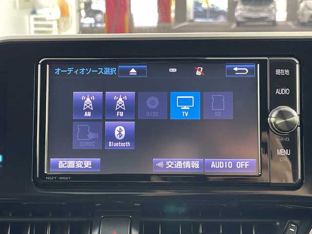 トヨタ Ｃ－ＨＲ G 愛知県 2017(平29)年 6.9万km センシュアルレッドマイカ 禁煙車/純正7インチナビ/（CD/DVD/Bluetooth/フルセグTV/SD)/バックカメラ/トヨタセーフティセンス/・プリクラッシュセーフティ/・レーンディパーチャーアラート/・オートマチックハイビーム/・レーダークルーズコントロール/・ブラインドスポットモニター/・ふらつき警報機能/ETC/ハーフレザーシート/シートヒーター/純正18インチアルミホイール/スマートキー/スペアキー1本/プッシュスタート/LEDヘッドライト/フロントフォグランプ/オートライト/純正フロアマット/横滑り防止装置/電動格納ミラー/ステアリングスイッチ/ドアバイザー