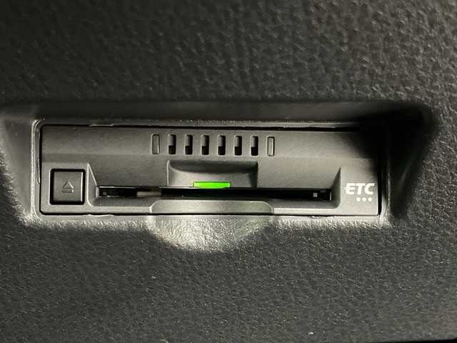 トヨタ Ｃ－ＨＲ G 愛知県 2017(平29)年 6.9万km センシュアルレッドマイカ 禁煙車/純正7インチナビ/（CD/DVD/Bluetooth/フルセグTV/SD)/バックカメラ/トヨタセーフティセンス/・プリクラッシュセーフティ/・レーンディパーチャーアラート/・オートマチックハイビーム/・レーダークルーズコントロール/・ブラインドスポットモニター/・ふらつき警報機能/ETC/ハーフレザーシート/シートヒーター/純正18インチアルミホイール/スマートキー/スペアキー1本/プッシュスタート/LEDヘッドライト/フロントフォグランプ/オートライト/純正フロアマット/横滑り防止装置/電動格納ミラー/ステアリングスイッチ/ドアバイザー