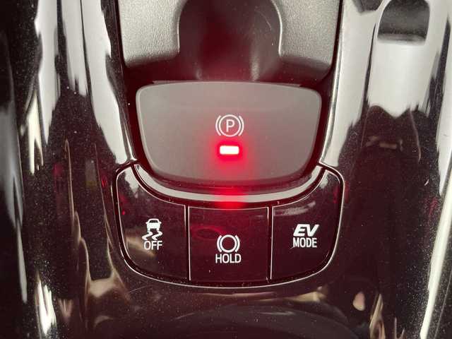 トヨタ Ｃ－ＨＲ G 愛知県 2017(平29)年 6.9万km センシュアルレッドマイカ 禁煙車/純正7インチナビ/（CD/DVD/Bluetooth/フルセグTV/SD)/バックカメラ/トヨタセーフティセンス/・プリクラッシュセーフティ/・レーンディパーチャーアラート/・オートマチックハイビーム/・レーダークルーズコントロール/・ブラインドスポットモニター/・ふらつき警報機能/ETC/ハーフレザーシート/シートヒーター/純正18インチアルミホイール/スマートキー/スペアキー1本/プッシュスタート/LEDヘッドライト/フロントフォグランプ/オートライト/純正フロアマット/横滑り防止装置/電動格納ミラー/ステアリングスイッチ/ドアバイザー