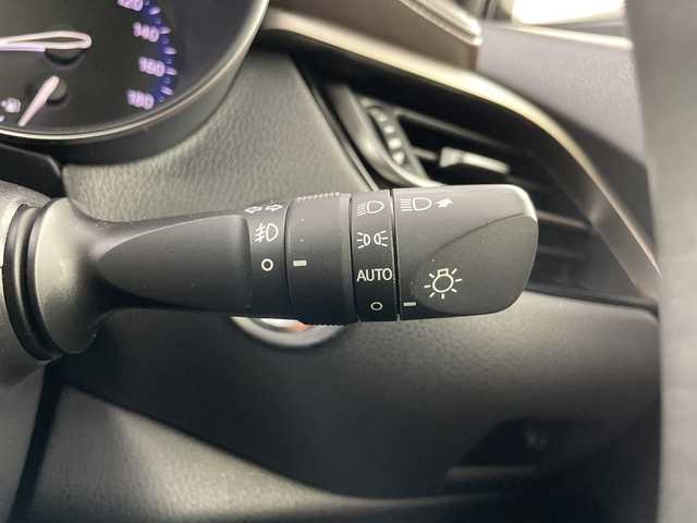 トヨタ Ｃ－ＨＲ G 愛知県 2017(平29)年 6.9万km センシュアルレッドマイカ 禁煙車/純正7インチナビ/（CD/DVD/Bluetooth/フルセグTV/SD)/バックカメラ/トヨタセーフティセンス/・プリクラッシュセーフティ/・レーンディパーチャーアラート/・オートマチックハイビーム/・レーダークルーズコントロール/・ブラインドスポットモニター/・ふらつき警報機能/ETC/ハーフレザーシート/シートヒーター/純正18インチアルミホイール/スマートキー/スペアキー1本/プッシュスタート/LEDヘッドライト/フロントフォグランプ/オートライト/純正フロアマット/横滑り防止装置/電動格納ミラー/ステアリングスイッチ/ドアバイザー